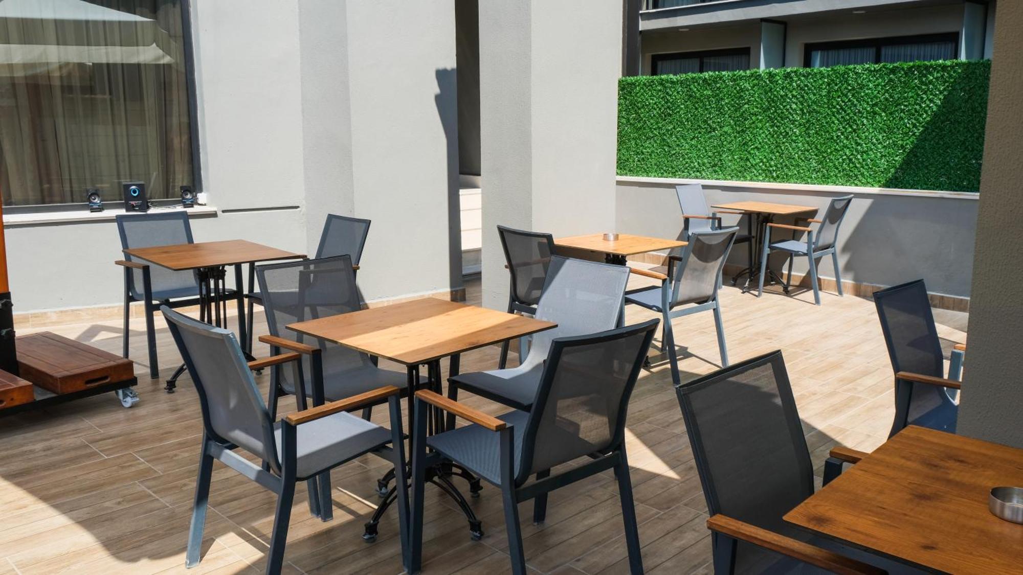 Myway Deluxe Alsancak Hotel อิซมีร์ ภายนอก รูปภาพ